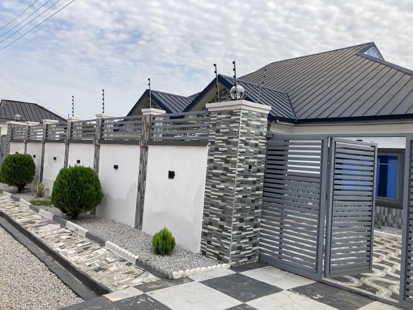 3bdrm House in Trede., Kumasi Metropolitan for sale - 3 bedroom House in Ashanti, Kumasi Metropolitan - Sale