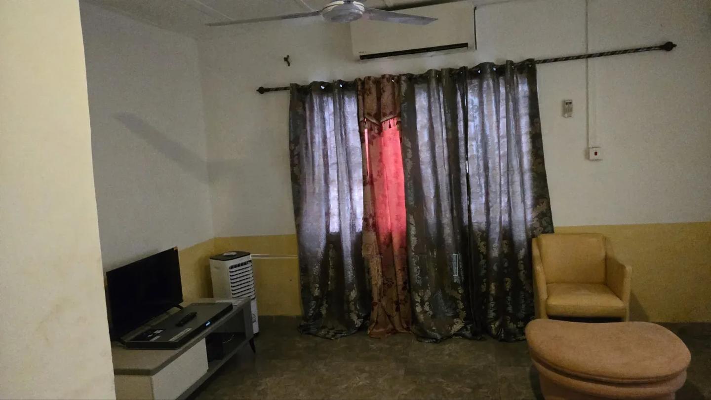 Single Room Self Contained, Chamber and Hall Self Contained, and 2 Bed - 2 bedroom Commercial in Central Region, Awutu Senya East Municipal, 08/09 - Rent