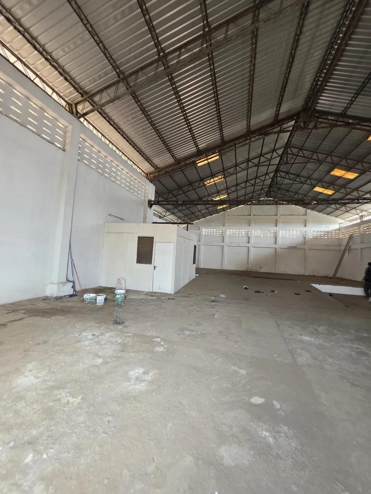 650 SQM Self Compound Warehouse - Commercial in Greater Accra, Tema Metropolitan, Sakumono - Rent