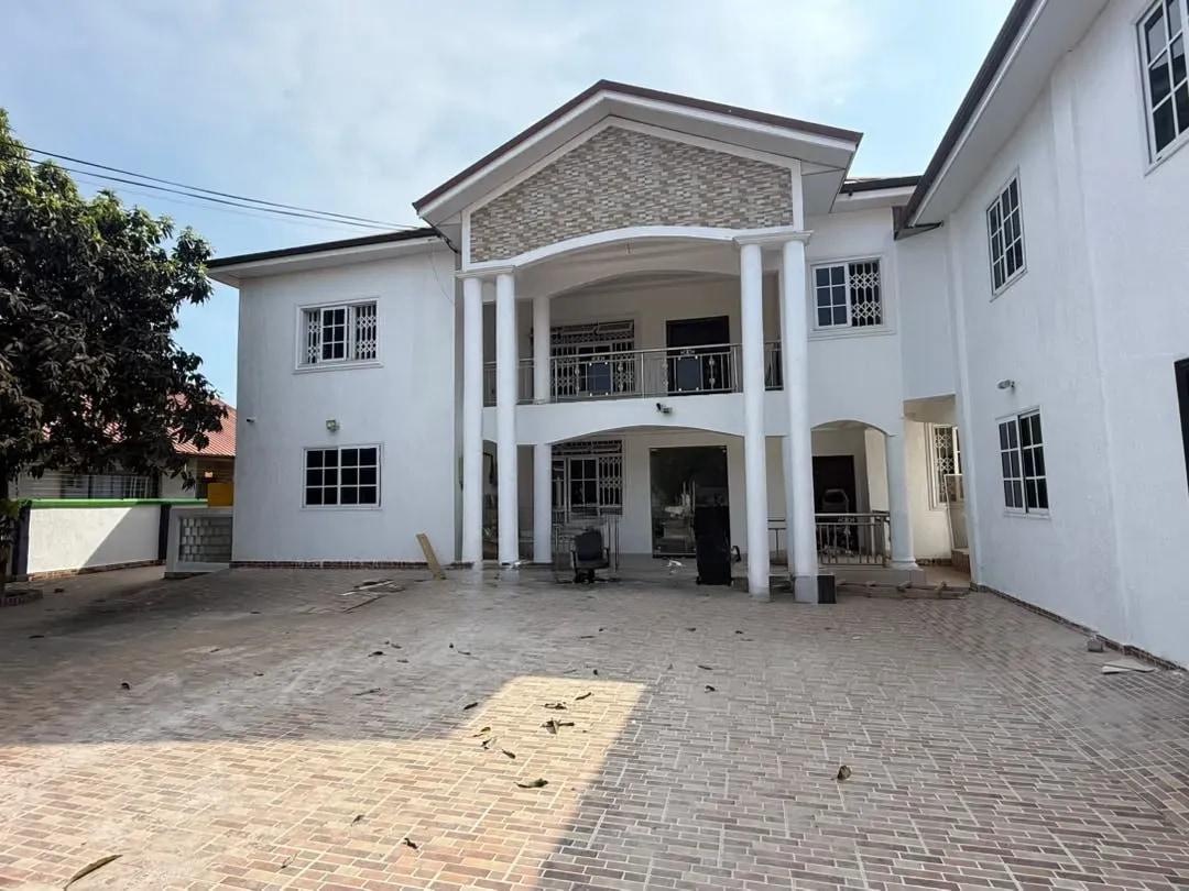 Titled Furnished 19 Bedrooms Hospital for Sale at Kasoa Krispo City - 19 bedroom Commercial in Greater Accra, Kasoa, Toll Booth - Sale