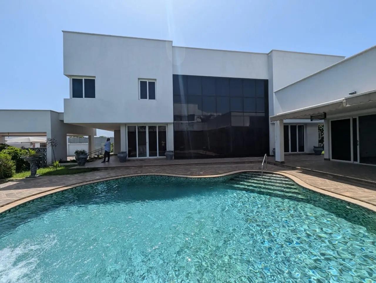 5bdrm Mansion in East Airport, Burma Camp for sale - 5 bedroom House in Greater Accra, Burma Camp - Sale