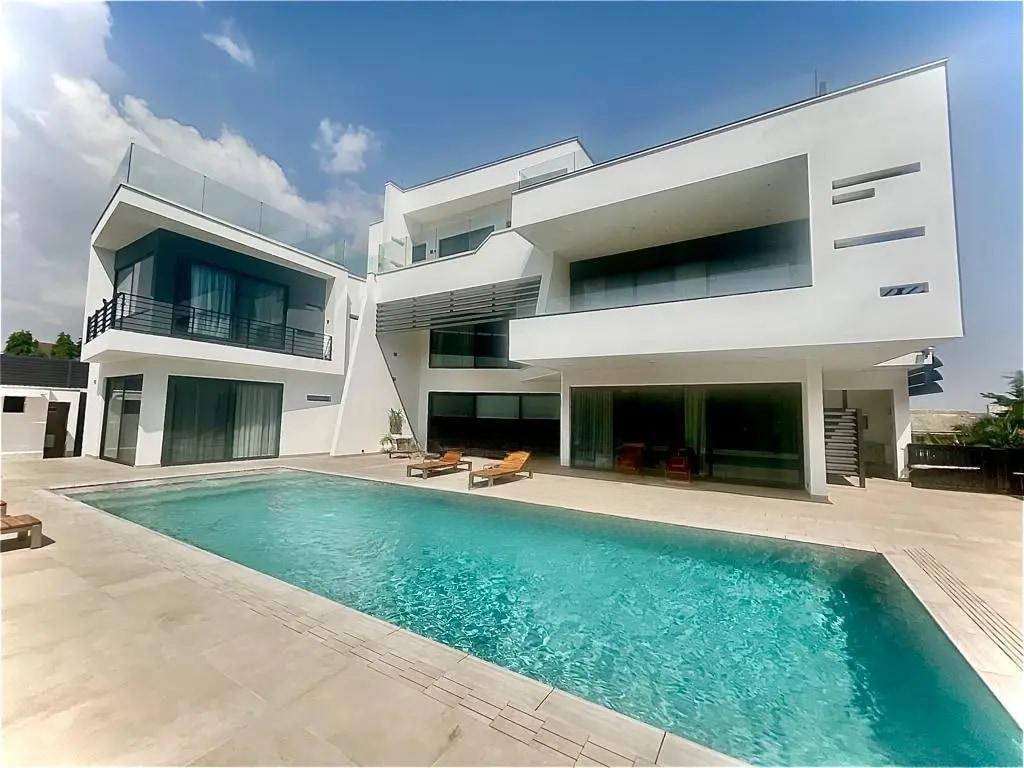 Furnished 8bdrm Mansion in Pleasant Properties, East Legon for sale - 8 bedroom House in Greater Accra, East Legon - Sale