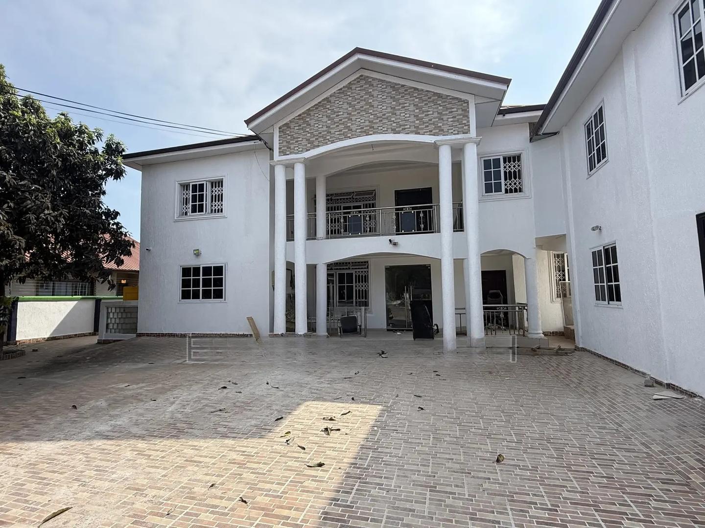 19 Bedrooms Fully Furnished Hospital for Sale at Kasoa - 19 bedroom Commercial in Greater Accra, Kasoa - Sale
