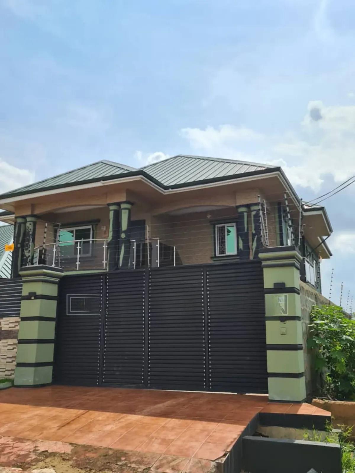 8bdrm House in 6 Bedroom House, Tema Metropolitan for sale - 8 bedroom House in Greater Accra, Tema Metropolitan - Sale