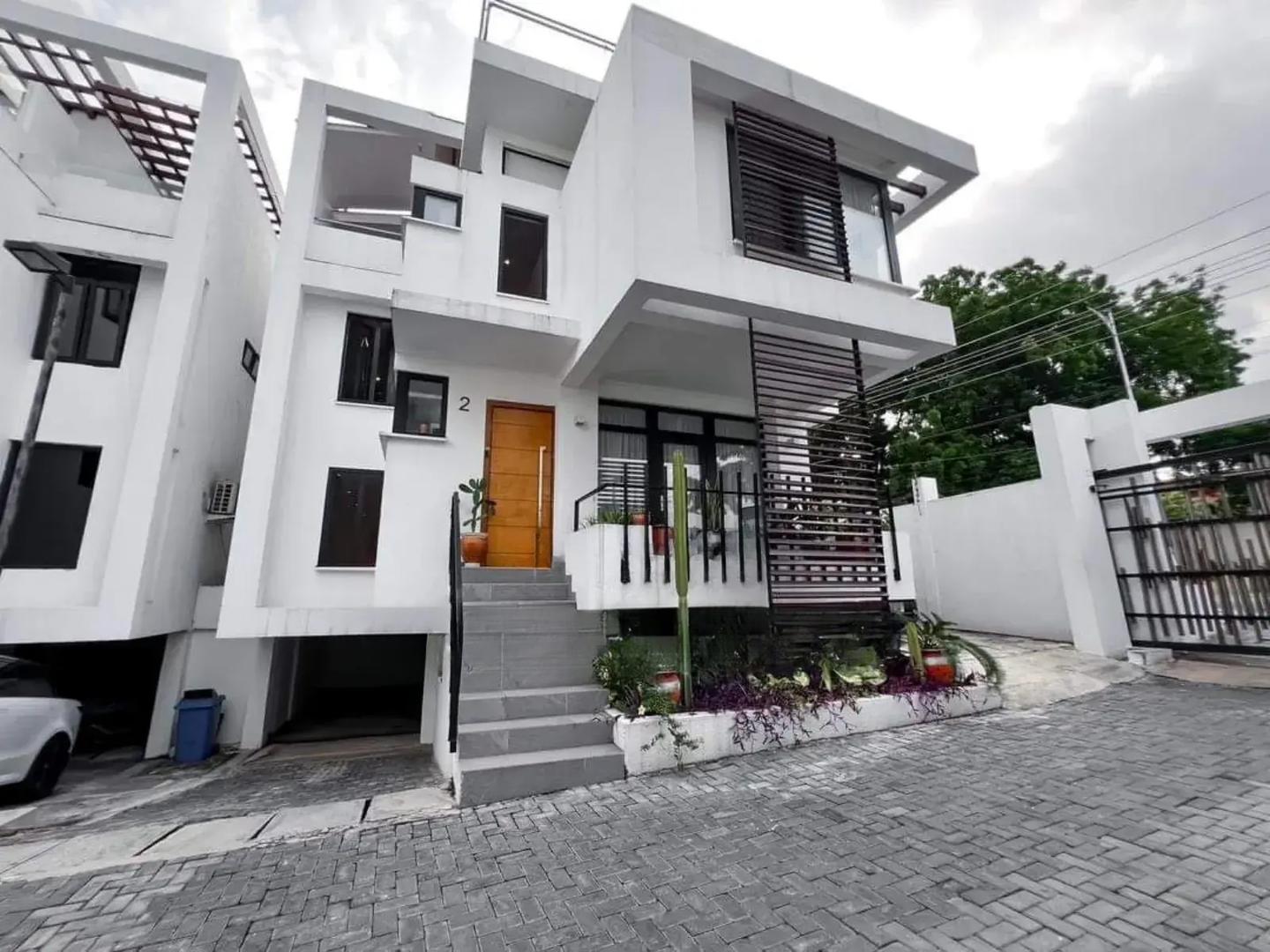 Furnished 5bdrm Townhouse/Terrace in Seekers Realty, Cantonments - 5 bedroom House in Greater Accra, Cantonments - Sale