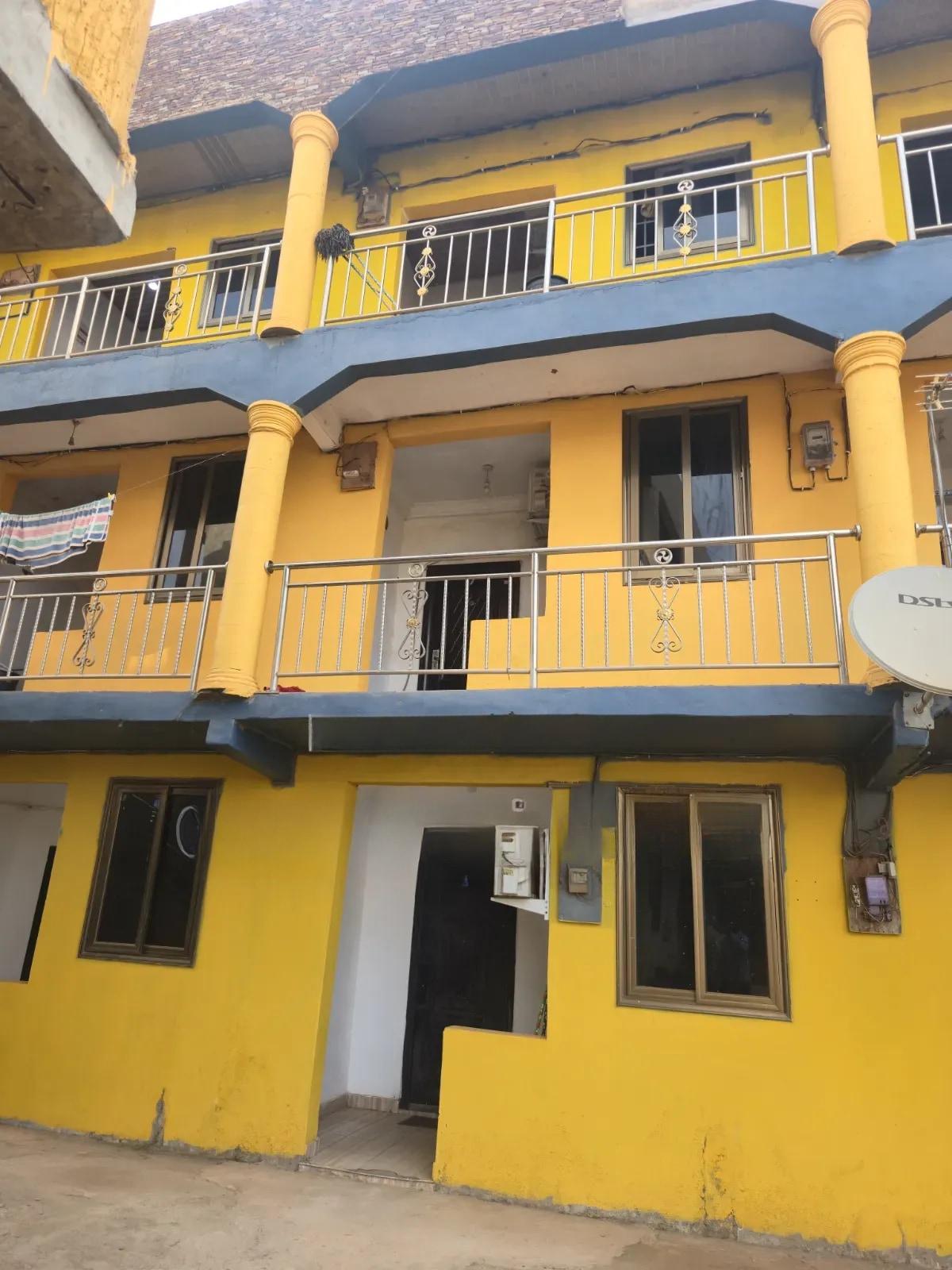 Single Room Self Contained - Commercial in Greater Accra, Achimota - Rent