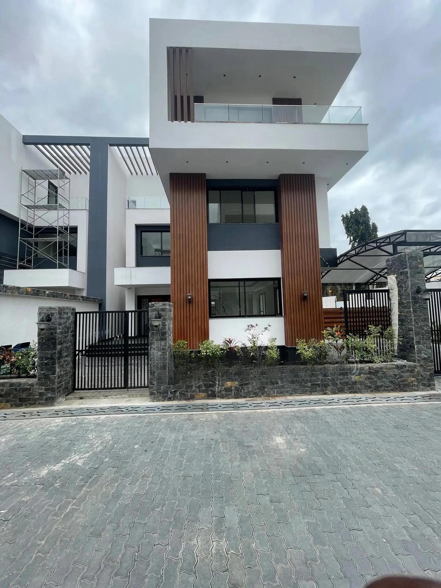 5bdrm Townhouse / Terrace in Cantonments for rent - 5 bedroom House in Greater Accra, Cantonments - Rent