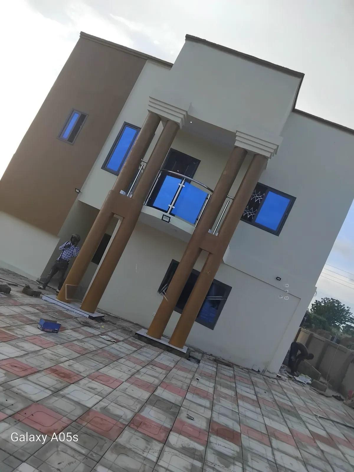 4bdrm Mansion in 4 Bedroom Mansion, Sunyani Municipal for sale - 4 bedroom House in Brong Ahafo, Sunyani Municipal - Sale
