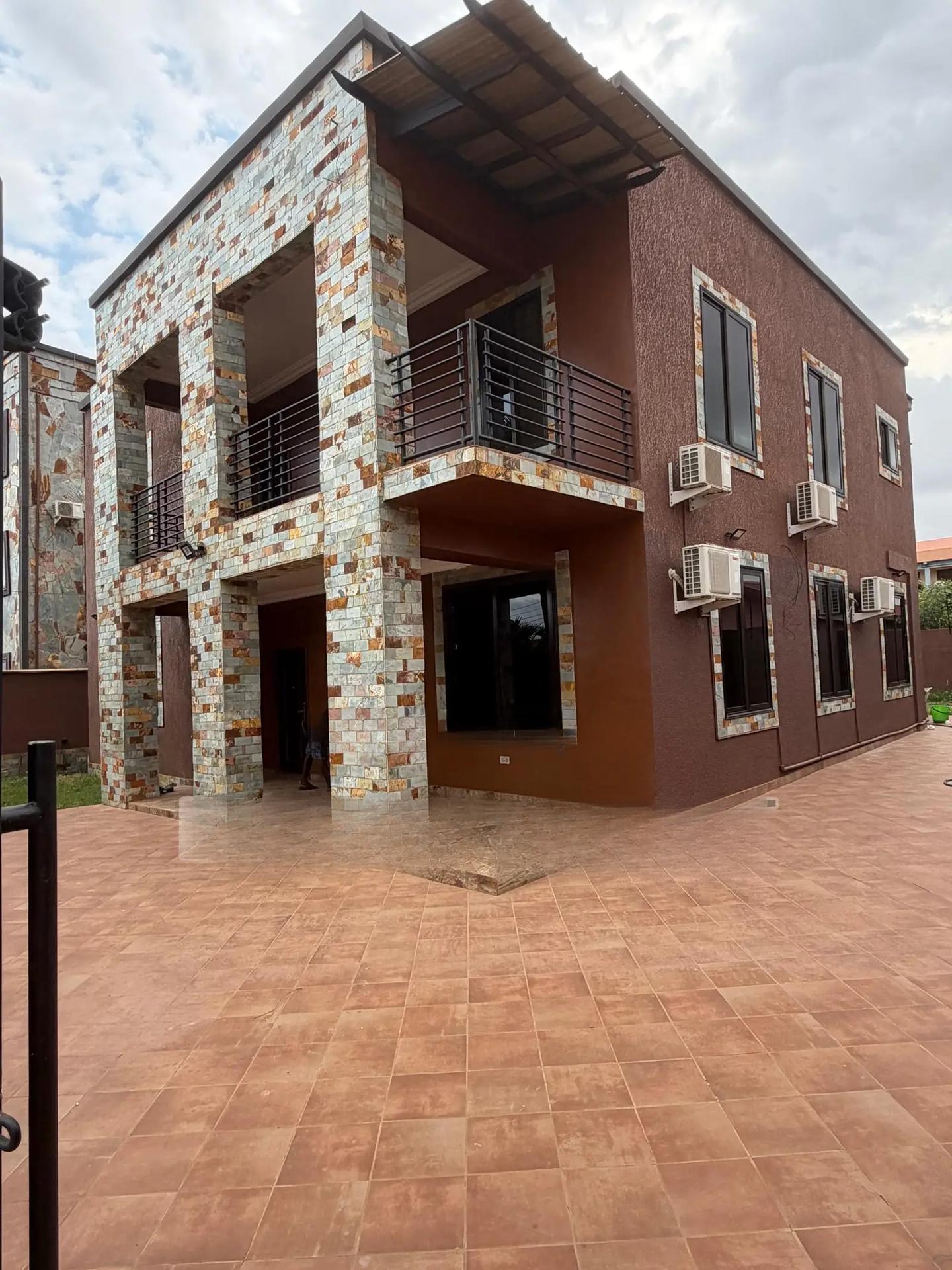 4bdrm House in Ashomang Estate for rent - 4 bedroom House in Greater Accra, Ashomang Estate - Rent