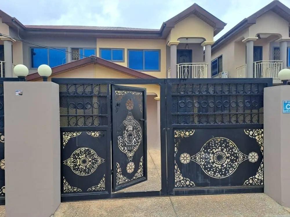 3bdrm Duplex in Abokobi for sale - 3 bedroom House in Greater Accra, Abokobi - Sale