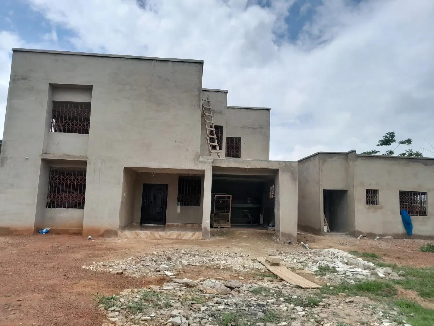 7bdrm House in Appiadu Apimso, Kumasi Metropolitan for sale - 7 bedroom House in Ashanti, Kumasi Metropolitan - Sale