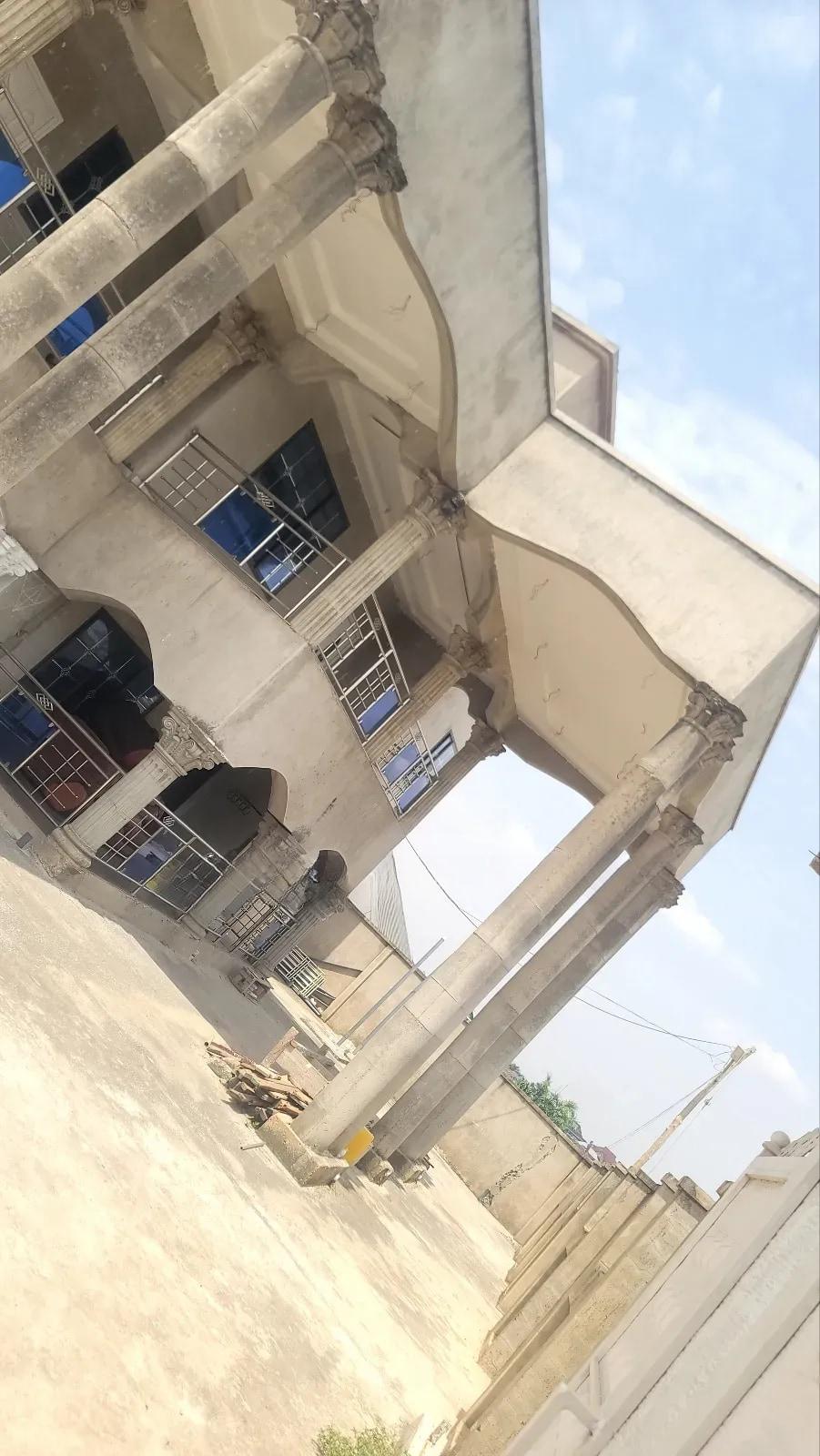 8bdrm House in Kenyase Adwumam, Kumasi Metropolitan for sale - 8 bedroom House in Ashanti, Kumasi Metropolitan - Sale