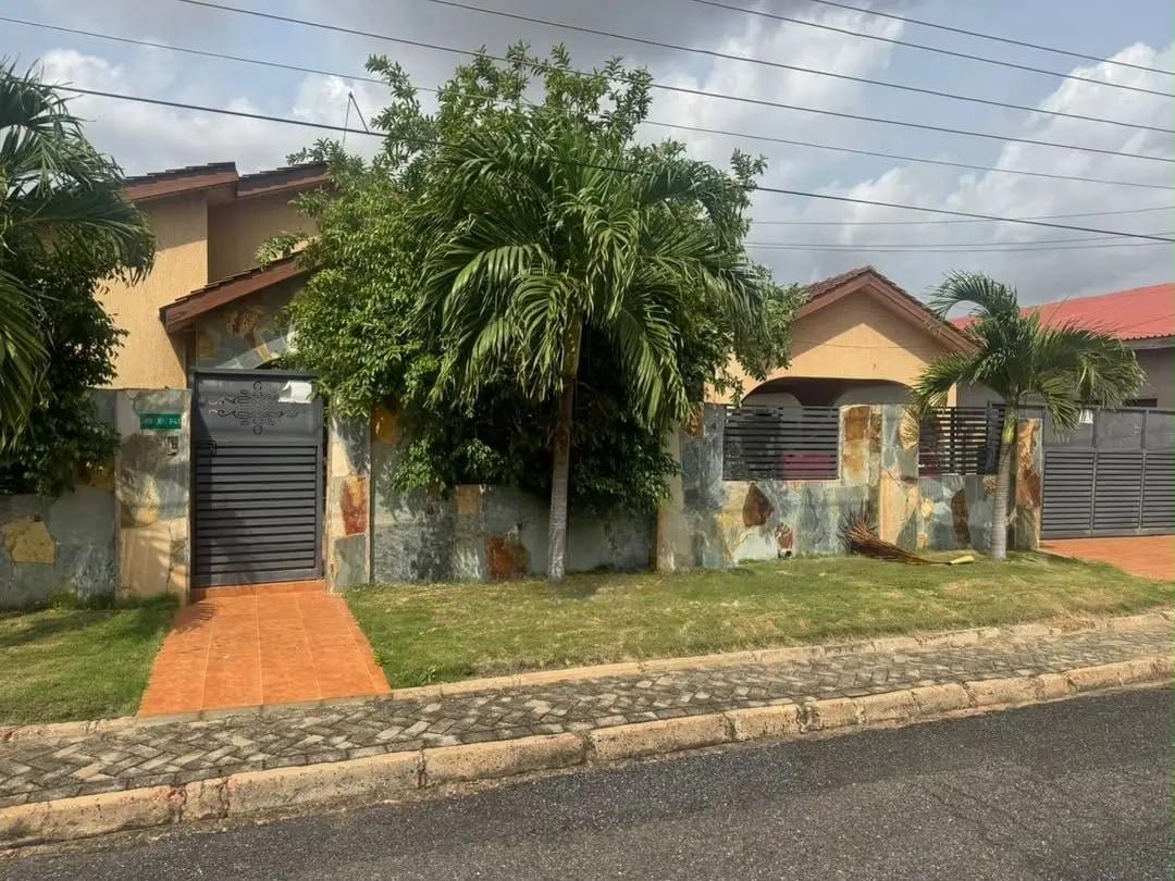 4bdrm House in Tseaddo for sale - 4 bedroom House in Greater Accra, Teshie, Tseaddo - Sale