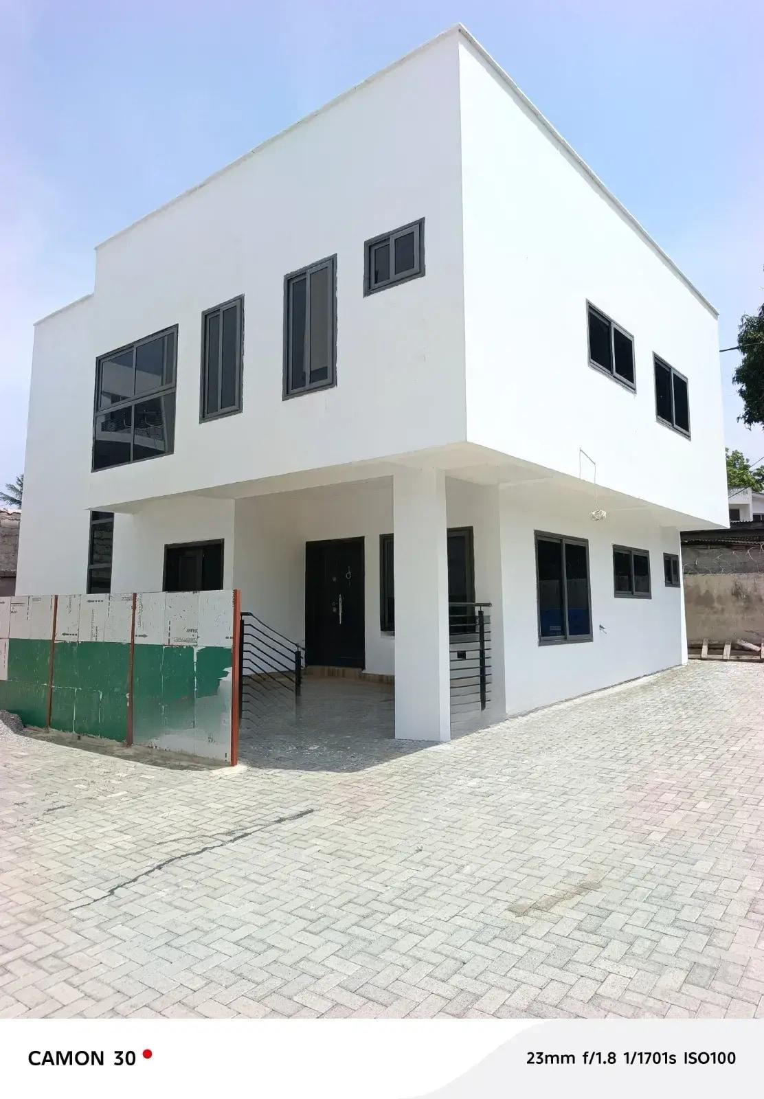 3bdrm Townhouse / Terrace in Seekers Realty, US Embassy Area for rent - 3 bedroom House in Greater Accra, Cantonments, US Embassy Area - Rent