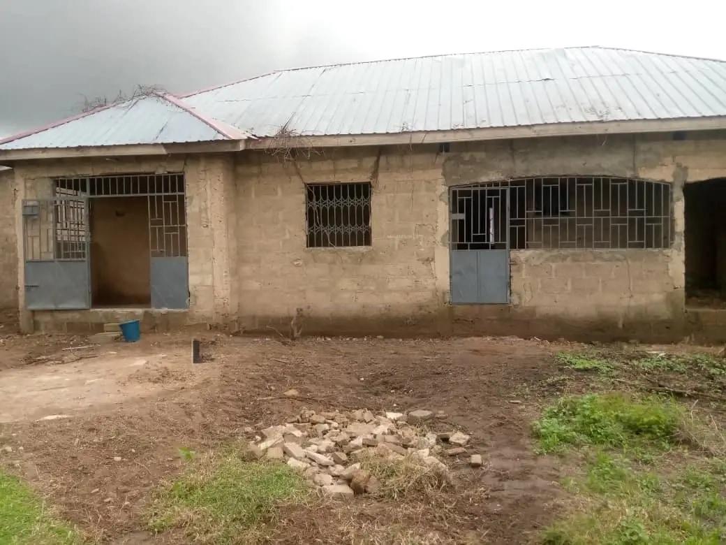 1 Chamber and Hall Self-Contained, 2 Single Room Self-Contained - Commercial in Central Region, Awutu Senya East Municipal, 21/06 - Sale