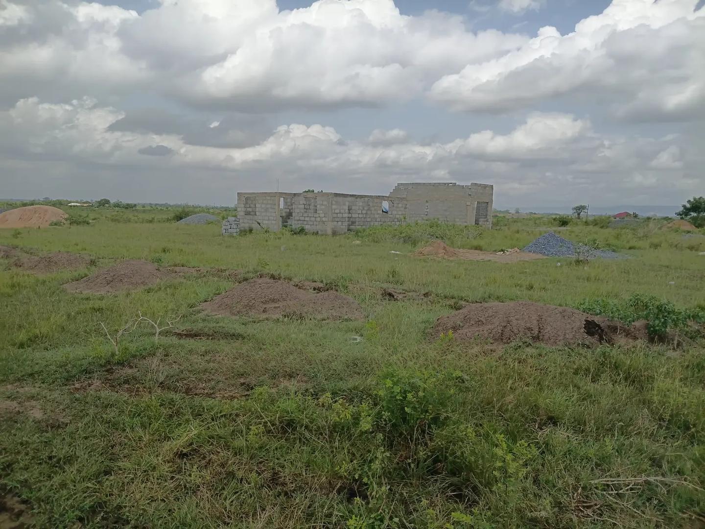 Personalized Corner Walls – Shai Hills After Afienya Dedenya - Land in Greater Accra, Accra Metropolitan - Sale