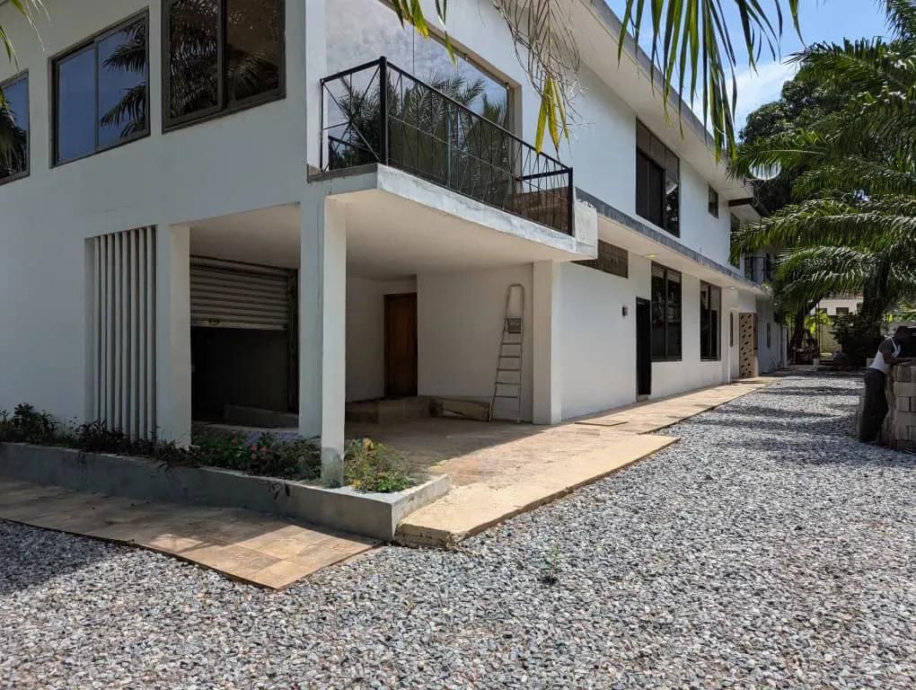 7bdrm House in Seekers Realty, US Embassy Area for rent - 7 bedroom House in Greater Accra, Cantonments, US Embassy Area - Rent