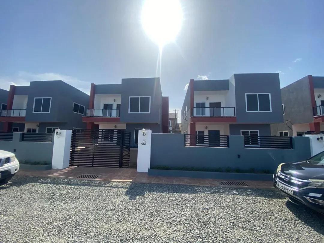 4bdrm House in Seekers Realty, School Junction for rent - 4 bedroom House in Greater Accra, Ashaley Botwe, Ashaley Botwe School Junction - Rent