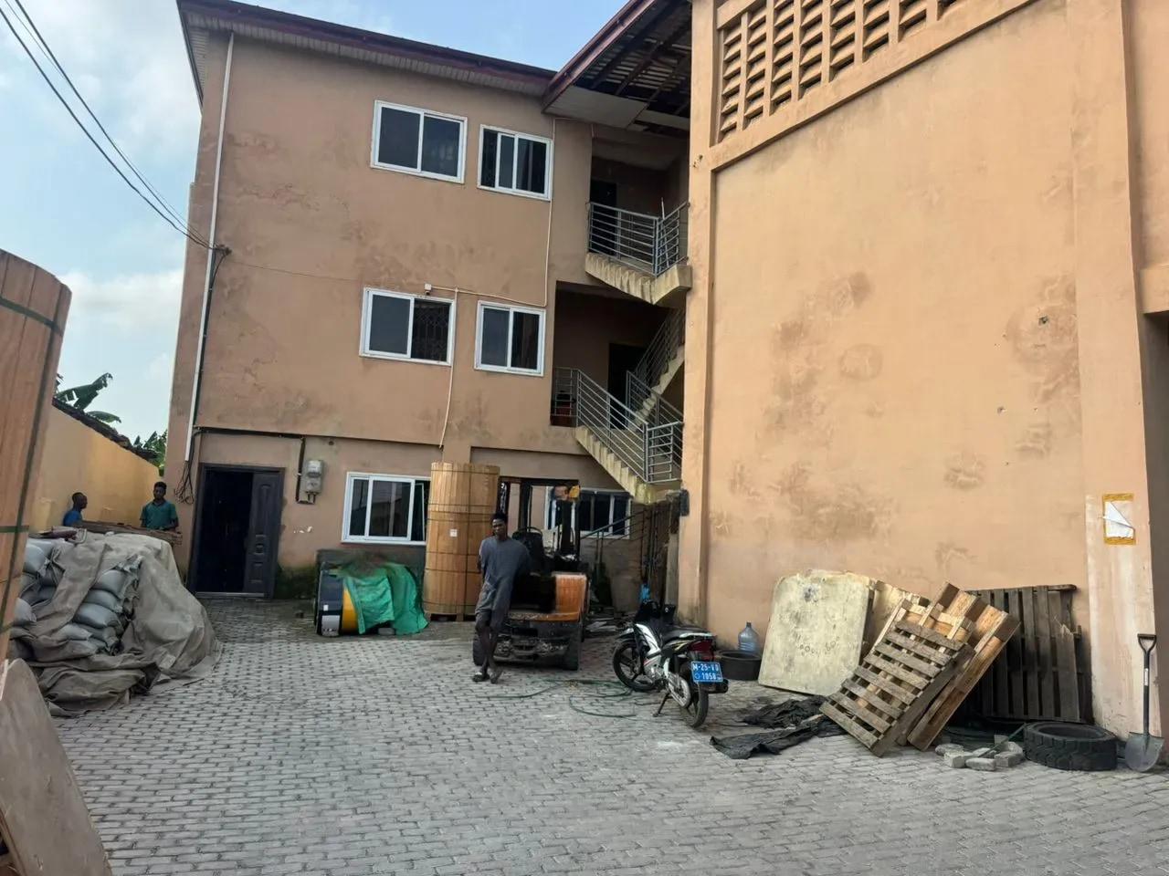 1000 Sqm. Warehouse for Rent at Achimota - Commercial in Greater Accra, Achimota, Mile 7 - Rent