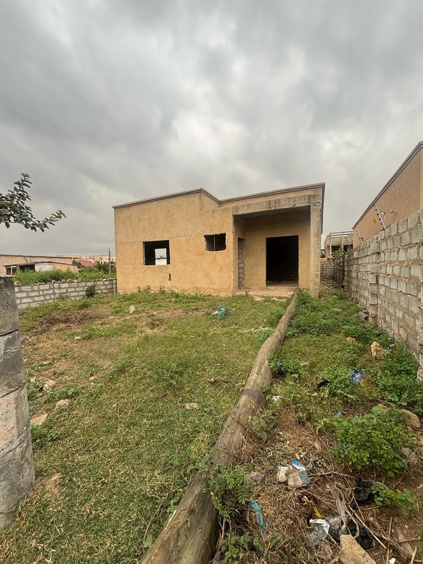 3 Bedroom Uncompleted Houses for Sale - 3 bedroom Commercial in Greater Accra, Adenta, New Legon - Sale