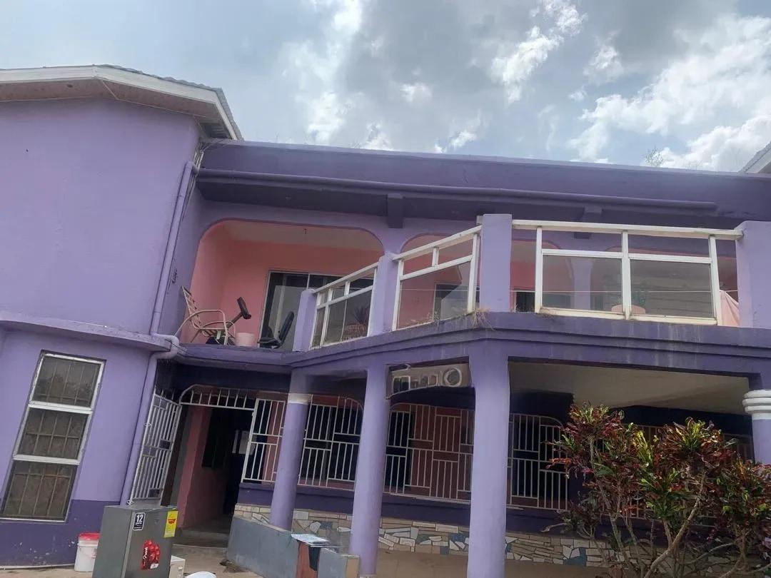 7bdrm House in Top-Boat Estate, Kumasi Metropolitan for sale - 7 bedroom House in Ashanti, Kumasi Metropolitan - Sale