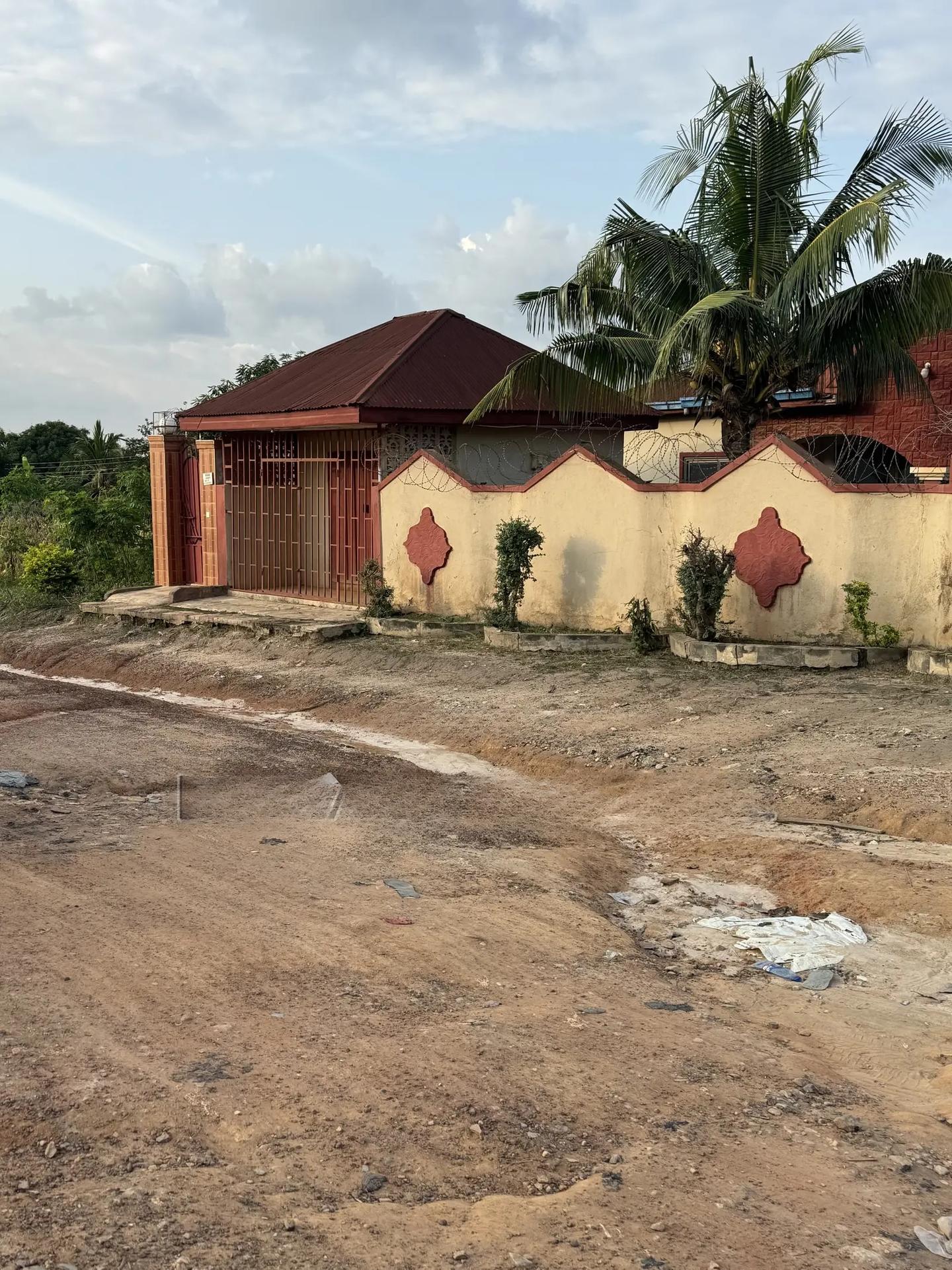 Furnished 4bdrm House in Kumasi Metropolitan for sale - 4 bedroom House in Ashanti, Kumasi Metropolitan - Sale
