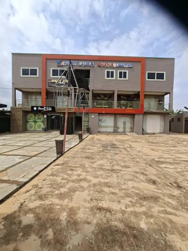 Road-Side Shop for Rent – Oyarifa Teiman - Commercial in Greater Accra, Oyarifa - Rent
