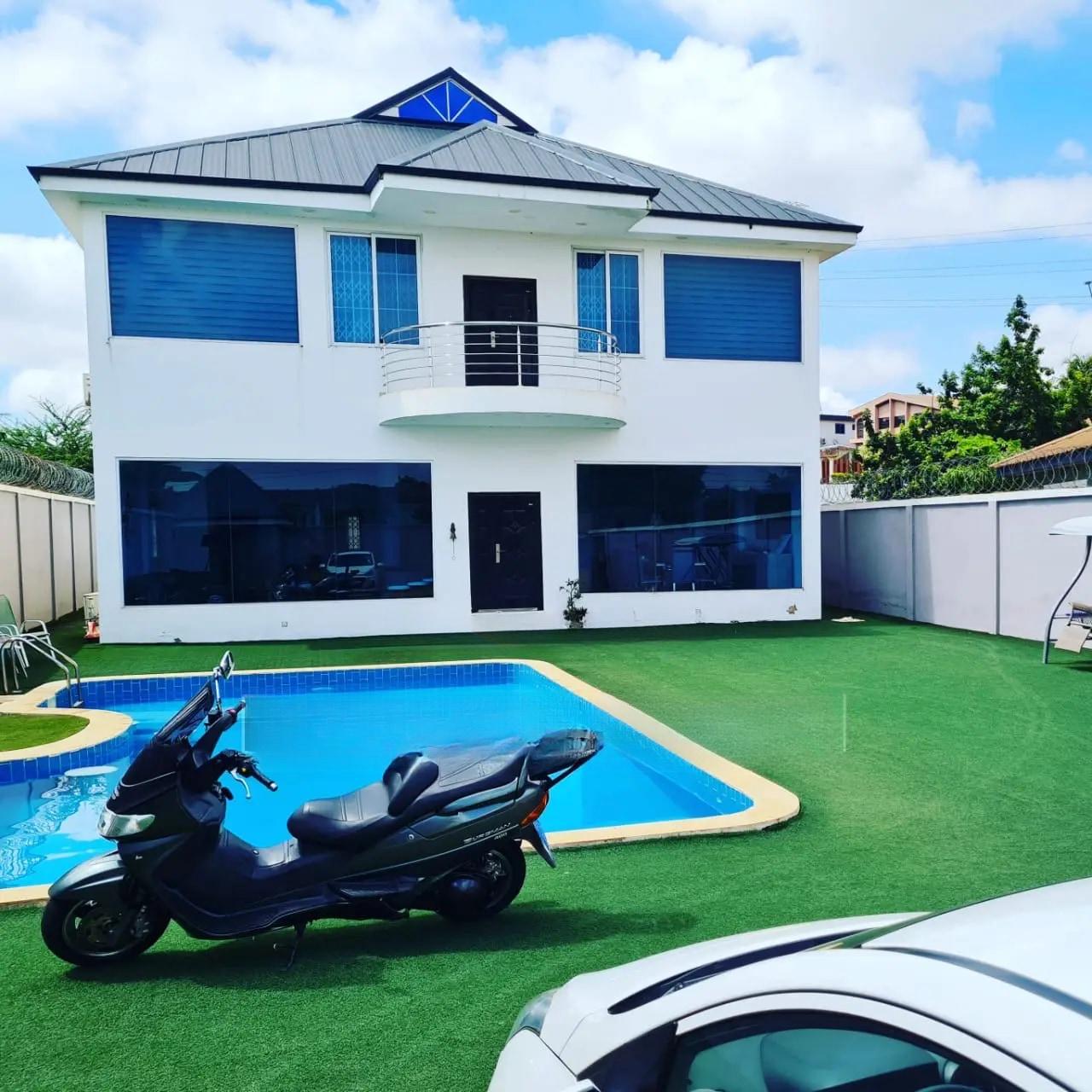 5bdrm House in Ahodwo, Kumasi for sale - 5 bedroom House in Ashanti, Kumasi Metropolitan - Sale