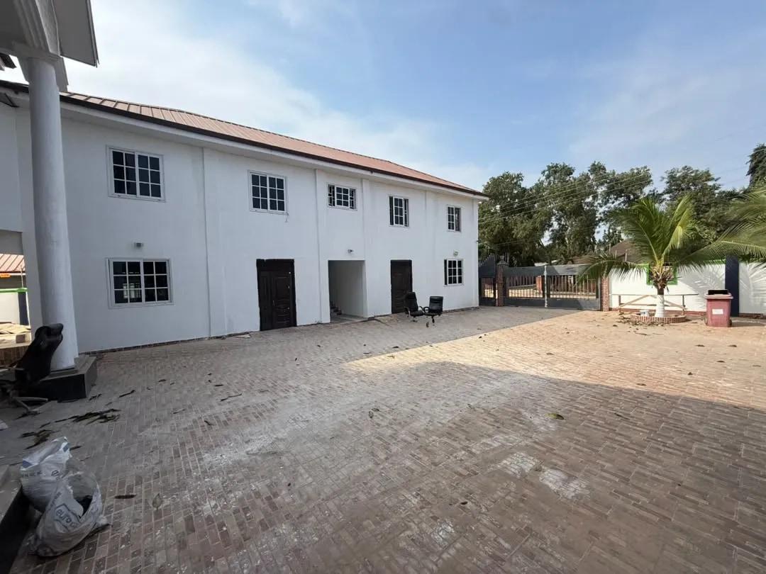 Fully Furnished 19 Beds Hospital Kasoa - 19 bedroom Commercial in Greater Accra, Kasoa, Adade - Sale