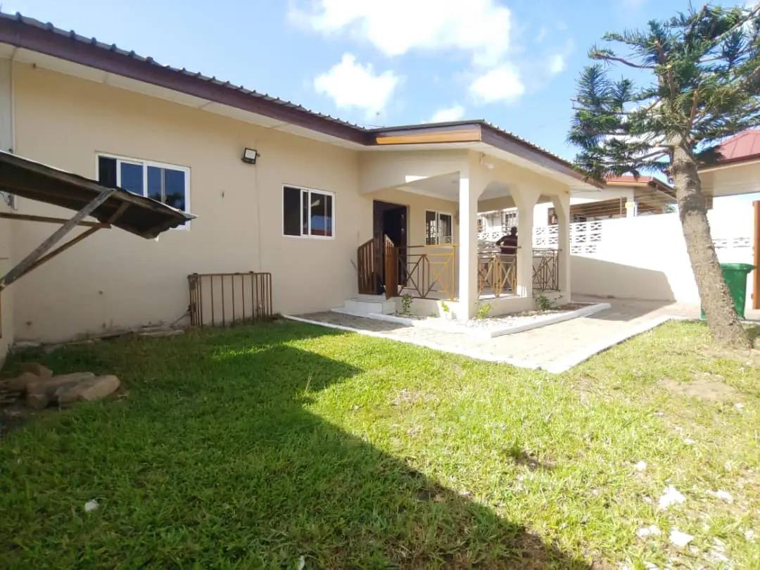 3bdrm House in Manet Viile Estate Spintex for Rent - 3 bedroom House in Greater Accra, Manet Cottage - Rent