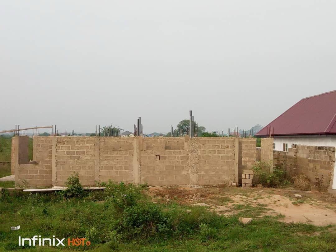 2 two bedrooms semi detached - 4 bedroom Apartment in Greater Accra, Ga West - Sale
